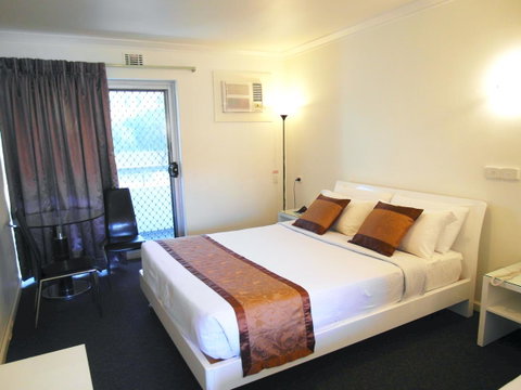 Econo Lodge Rivervale - Accommodation Redcliffe 3