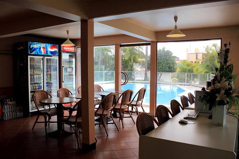 Econo Lodge Rivervale - Accommodation Redcliffe 17