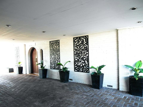 Econo Lodge Rivervale - Accommodation Redcliffe 11