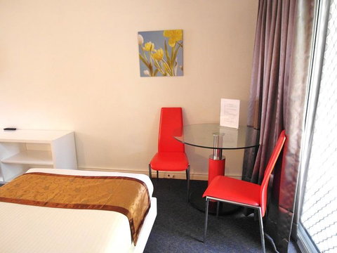 Econo Lodge Rivervale - Accommodation Redcliffe 13