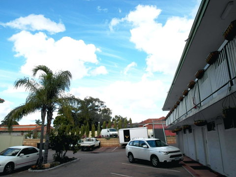 Econo Lodge Rivervale - Accommodation Redcliffe 18