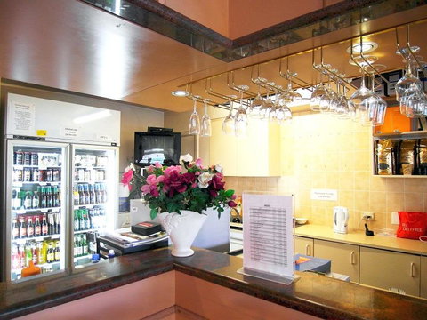 Econo Lodge Rivervale - Accommodation Redcliffe 14