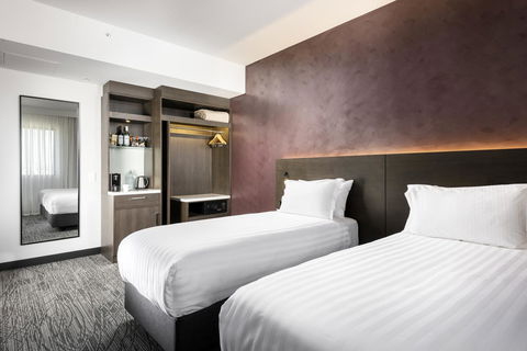 Holiday Inn West Perth, An IHG Hotel - Accommodation Redcliffe 14