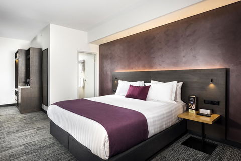 Holiday Inn West Perth, An IHG Hotel - Accommodation Redcliffe 16