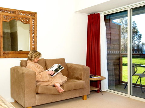Chimes Spa Retreat - Accommodation Redcliffe 37