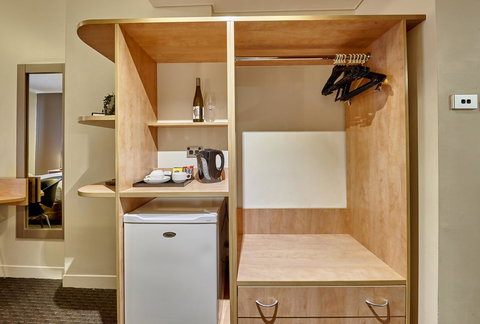 Ibis Perth - Accommodation Redcliffe 2