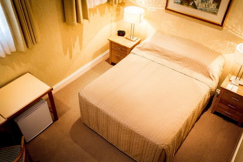 European Hotel - Accommodation Redcliffe 28