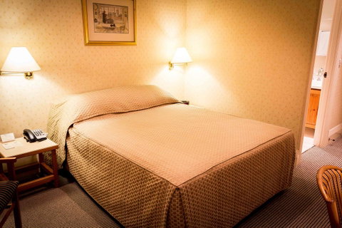 European Hotel - Accommodation Redcliffe 32