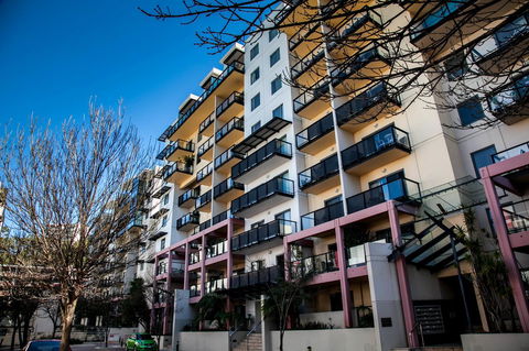Perth Short Stays - Accommodation Redcliffe 0
