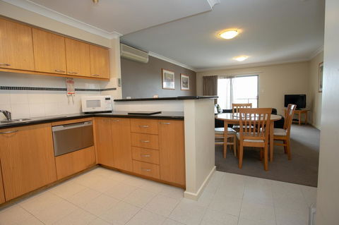 Perth Short Stays - Accommodation Redcliffe 11