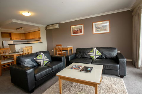 Perth Short Stays - Accommodation Redcliffe 12
