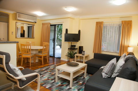 Perth Short Stays - Accommodation Redcliffe 10