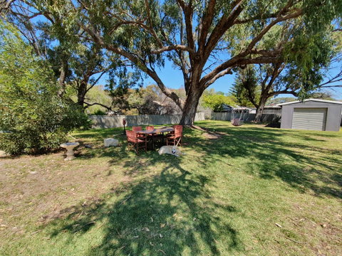Just Chillin - Accommodation Redcliffe 0