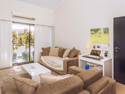 Home Apartment - Perth City Centre - Free WiFi - Accommodation Redcliffe 0