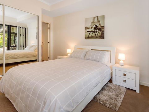 Home Apartment - Perth City Centre - Free WiFi - Accommodation Redcliffe 8