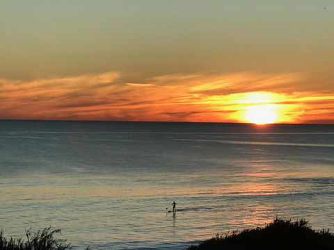 Cottesloe Beachfront Ocean View Apartment - Accommodation Redcliffe 4