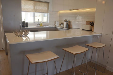 Cottesloe Beachfront Ocean View Apartment - Accommodation Redcliffe 13
