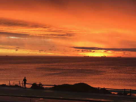 Cottesloe Beachfront Ocean View Apartment - Accommodation Redcliffe 14