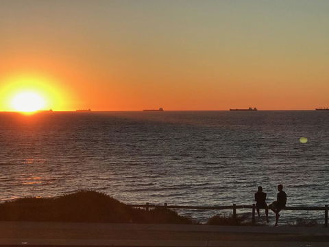 Cottesloe Beachfront Ocean View Apartment - Accommodation Redcliffe 18