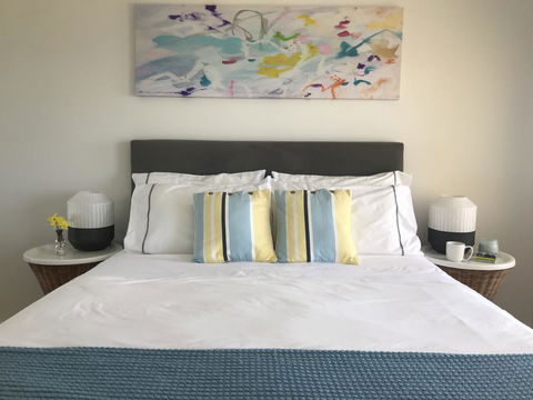 Cottesloe Beachfront Ocean View Apartment - Accommodation Redcliffe 3