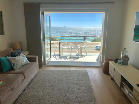 Cottesloe Beachfront Ocean View Apartment - Accommodation Redcliffe 0