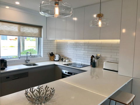 Cottesloe Beachfront Ocean View Apartment - Accommodation Redcliffe 12