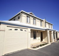 Palm Beach Manor - Accommodation Redcliffe