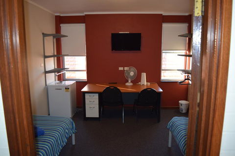 Beatty Lodge - Accommodation Redcliffe 5