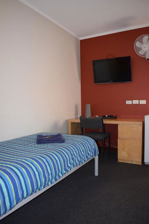 Beatty Lodge - Accommodation Redcliffe 27