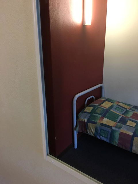 Beatty Lodge - Accommodation Redcliffe 7