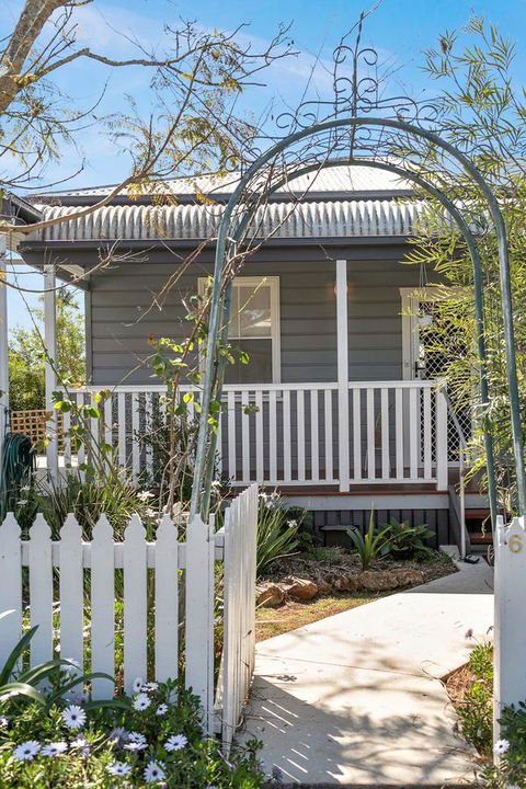 Lavender Cottage - Accommodation Redcliffe 1