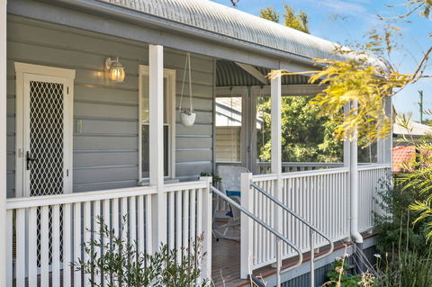 Lavender Cottage - Accommodation Redcliffe 2