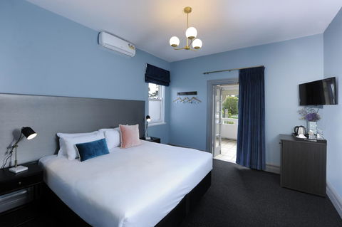 The Stirling Arms Hotel - Accommodation Redcliffe 5