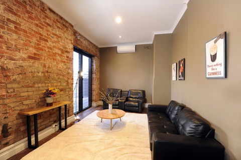 The Stirling Arms Hotel - Accommodation Redcliffe 31