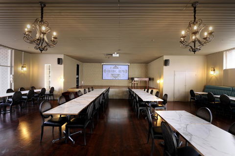 The Stirling Arms Hotel - Accommodation Redcliffe 16