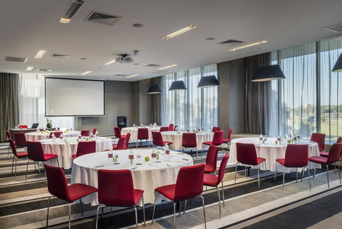 Fraser Suites Perth - Accommodation Redcliffe 3