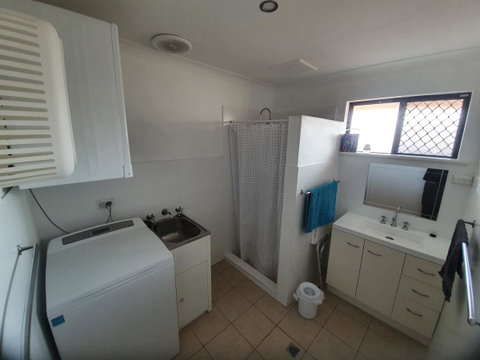 Ocean Beach Chalet 18 - Accommodation Redcliffe 7