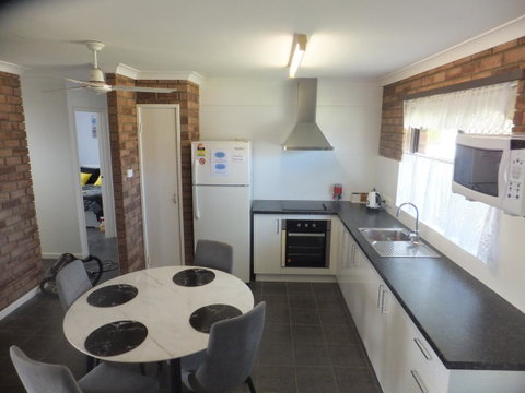 Ocean Beach Chalet 18 - Accommodation Redcliffe 17
