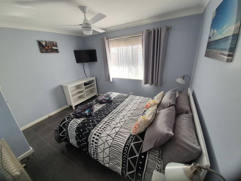 Ocean Beach Chalet 18 - Accommodation Redcliffe 9