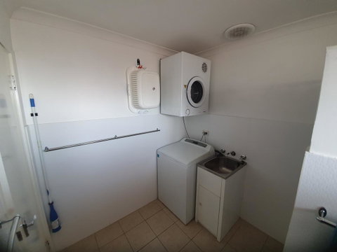 Ocean Beach Chalet 18 - Accommodation Redcliffe 6
