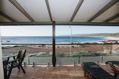 Canal Rocks Beachfront Apartments - Accommodation Redcliffe 0
