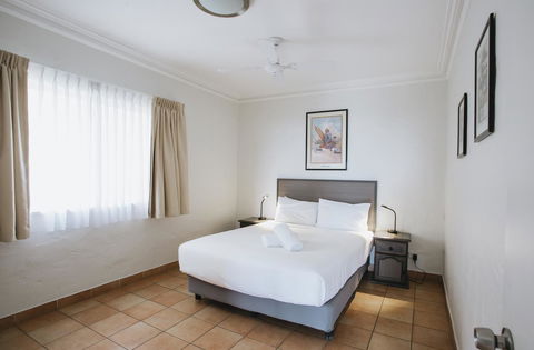 Canal Rocks Beachfront Apartments - Accommodation Redcliffe 35