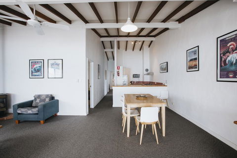 Canal Rocks Beachfront Apartments - Accommodation Redcliffe 23