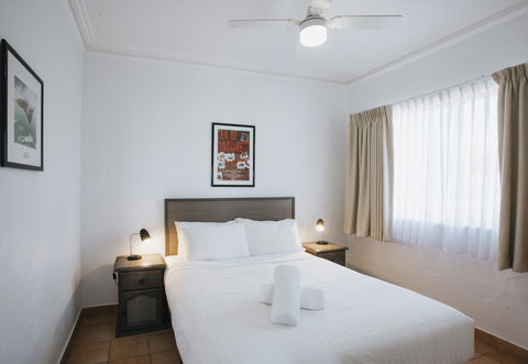 Canal Rocks Beachfront Apartments - Accommodation Redcliffe 7