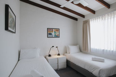 Canal Rocks Beachfront Apartments - Accommodation Redcliffe 31