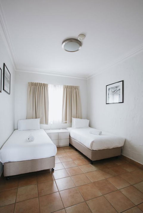 Canal Rocks Beachfront Apartments - Accommodation Redcliffe 32