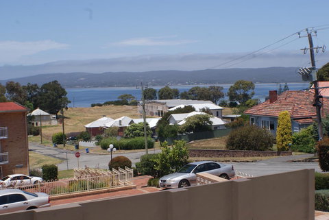 Mill View Link - Accommodation Redcliffe 12