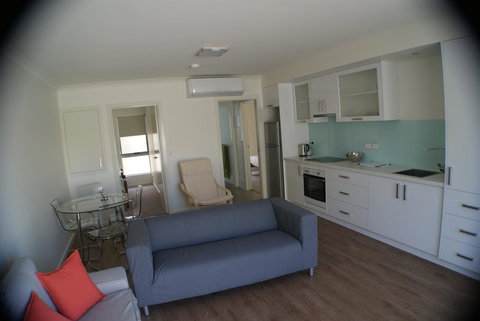 Mill View Link - Accommodation Redcliffe 8