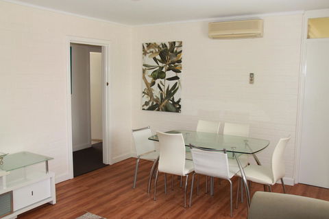 Malibu Apartments - Perth - Accommodation Redcliffe 5
