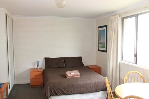Malibu Apartments - Perth - Accommodation Redcliffe 3